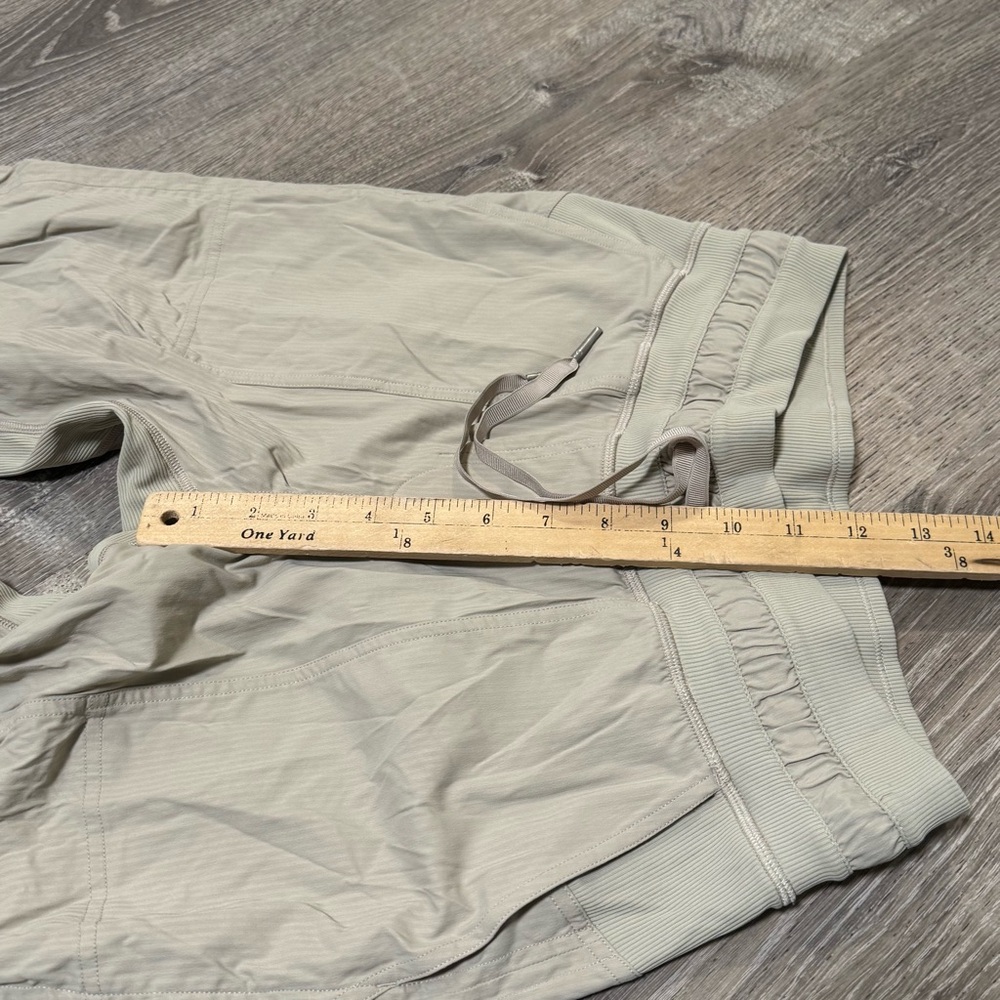 Lululemon Dance Studio Mid-Rise Jogger cropped Length Riverstone Size 4 - Picture 10 of 10